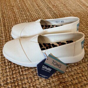 Toms Mallow in White - NEW with tags - Size: 6.5